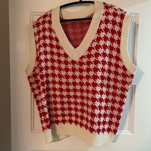 🔥 2/12$ ✨ Sleeveless knit white and red vest for women - Picture 2 of 4